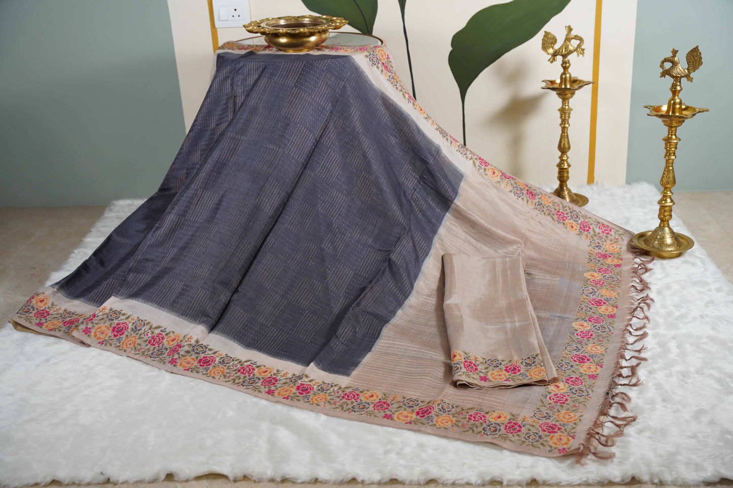 Tussar Grey with Petite border