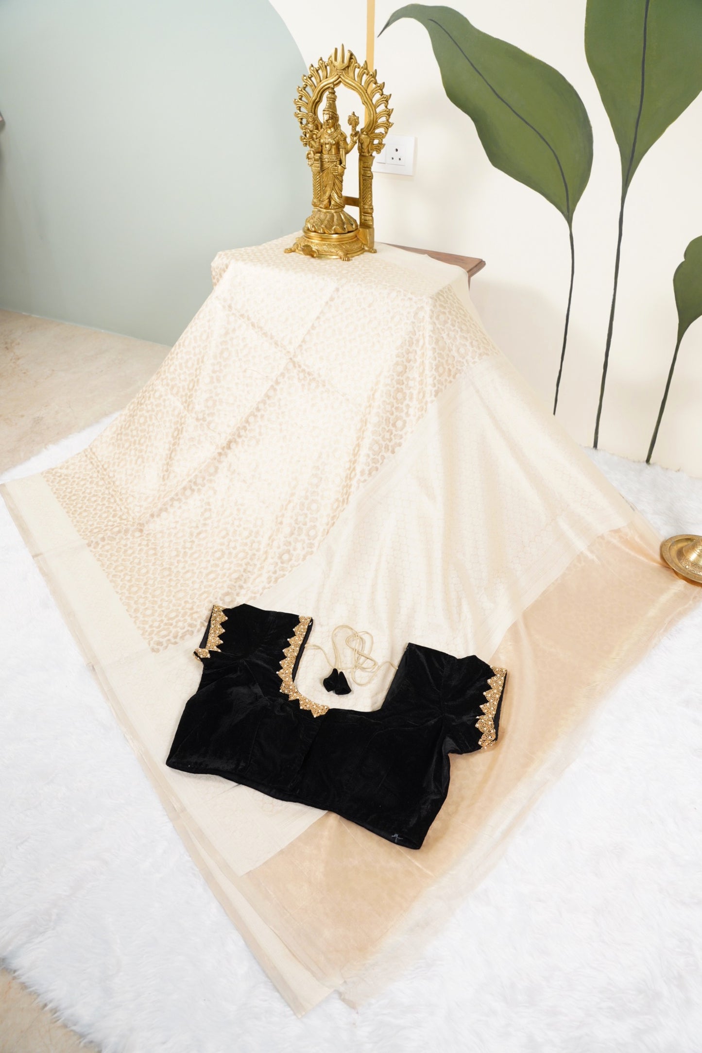 Cream Banarasi with contrast back velvet blouse